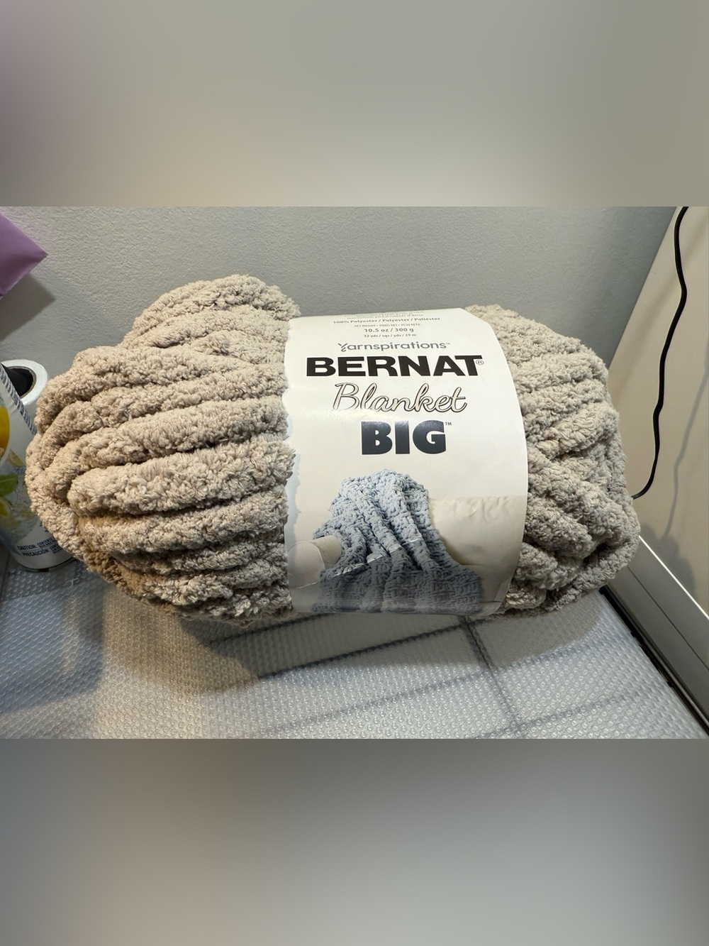 NWT Bernat Blanket Big Jumbo #7 Pale Gray Yarn - 32 Yards (14 Skein Lot)